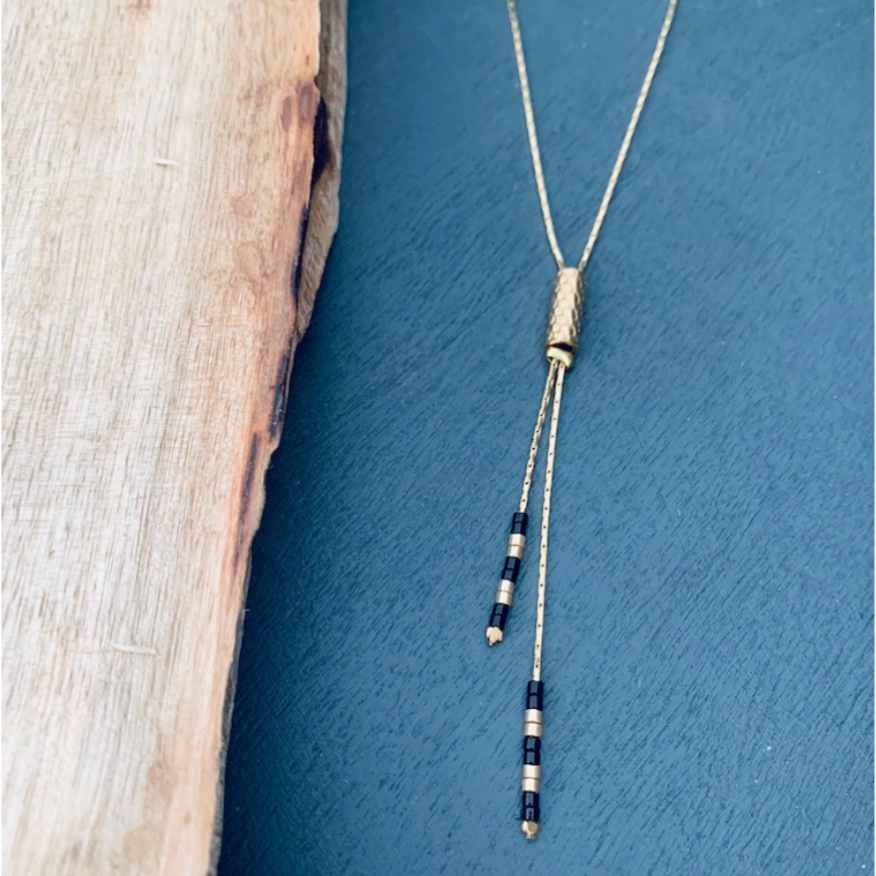 Collier noir AIKO